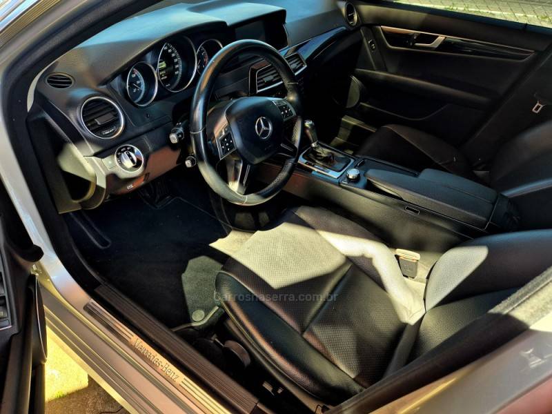 MERCEDES-BENZ - C 180 - 2013/2014 - Prata - R$ 79.900,00