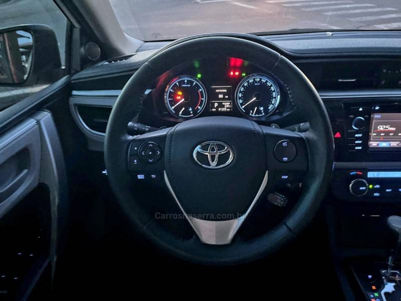TOYOTA - COROLLA - 2014/2015 - Branca - R$ 85.000,00
