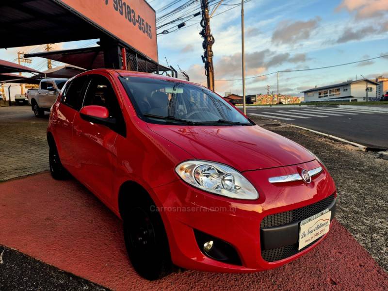 FIAT - PALIO - 2015/2015 - Vermelha - R$ 40.000,00