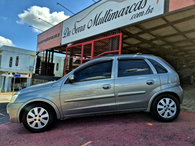 CHEVROLET - CORSA - 2008/2009 - Cinza - R$ 32.000,00