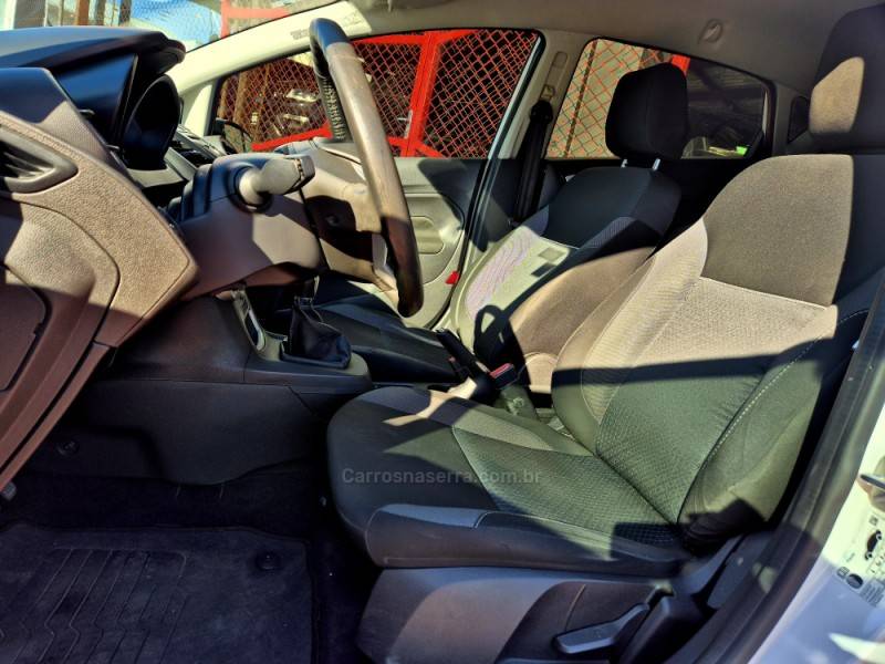 FORD - FIESTA - 2018/2019 - Branca - R$ 58.000,00