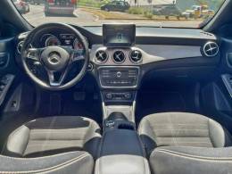MERCEDES-BENZ - CLA 200 - 2015/2015 - Preta - R$ 114.900,00