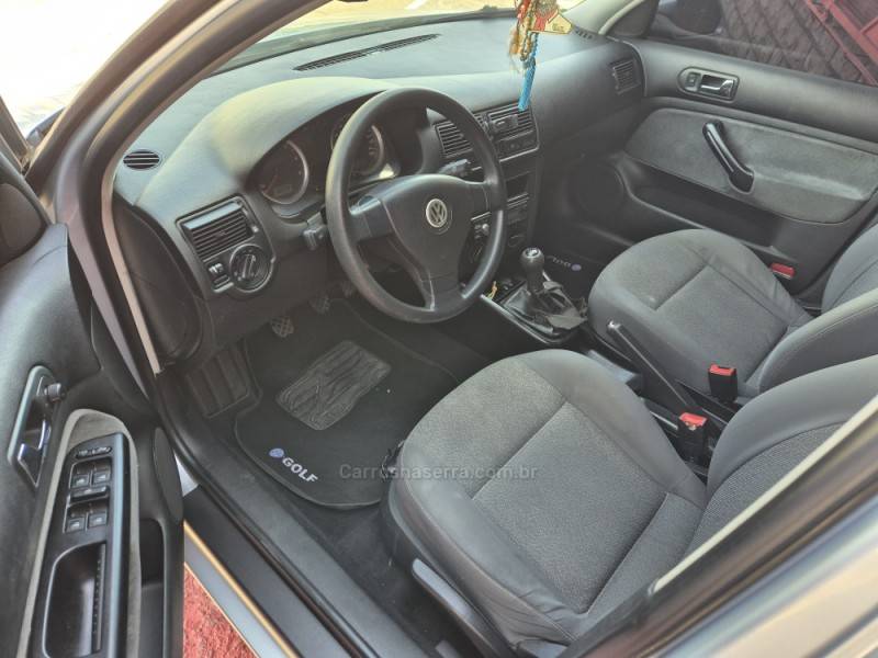 VOLKSWAGEN - GOLF - 2008/2009 - Prata - R$ 39.900,00