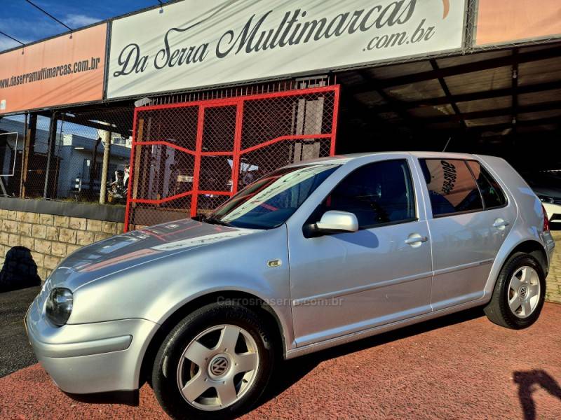 VOLKSWAGEN - GOLF - 2005/2006 - Prata - R$ 35.000,00