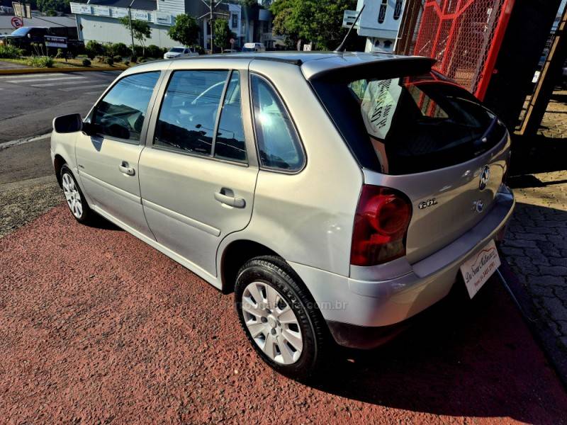 VOLKSWAGEN - GOL - 2008/2009 - Prata - R$ 27.900,00