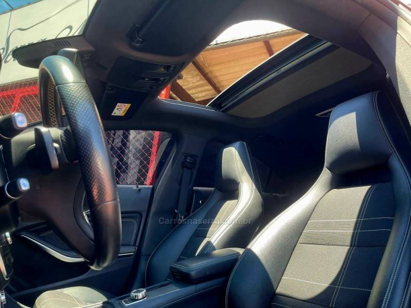 MERCEDES-BENZ - CLA 200 - 2015/2015 - Preta - R$ 114.900,00