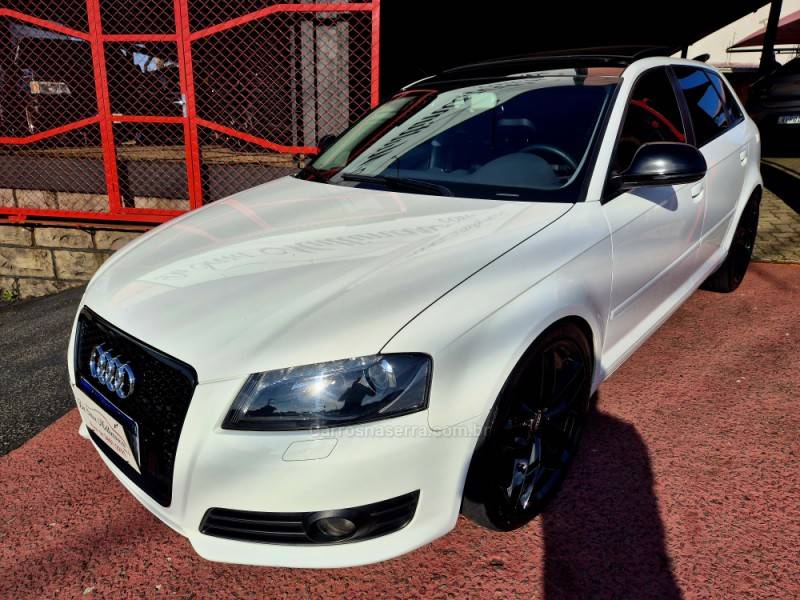 AUDI - A3 - 2010/2010 - Branca - R$ 77.000,00