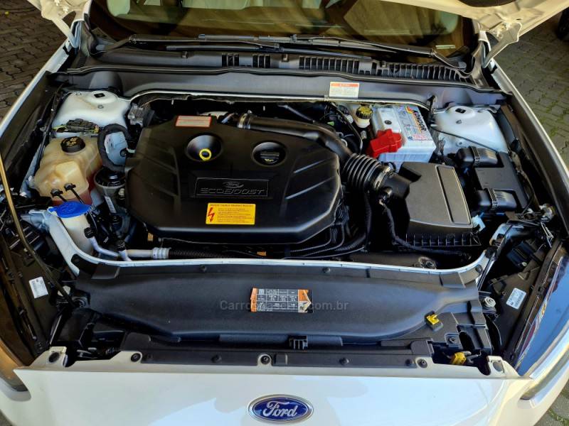 FORD - FUSION - 2015/2016 - Branca - R$ 89.000,00