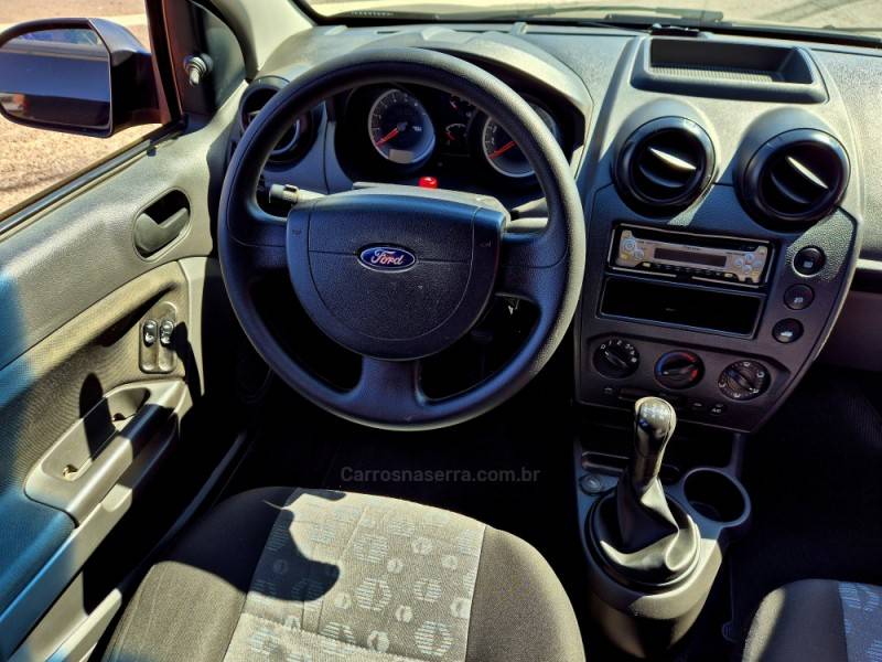 FORD - FIESTA - 2011/2012 - Preta - R$ 28.000,00