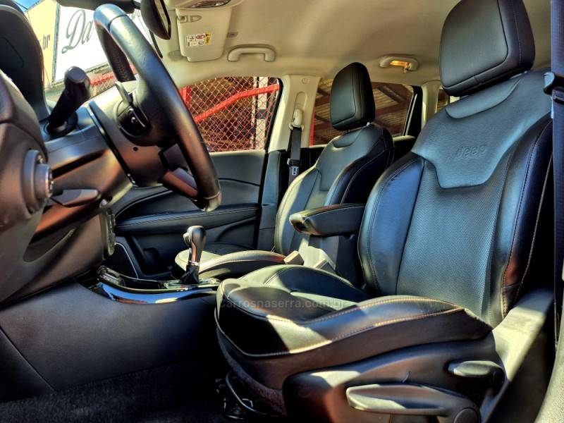 JEEP - COMPASS - 2020/2021 - Preta - R$ 108.000,00