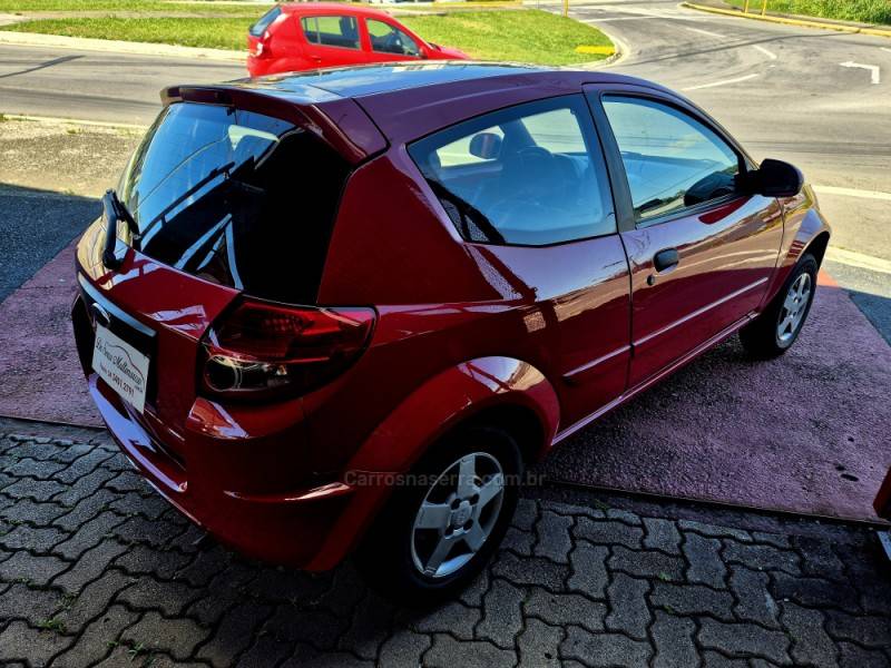 FORD - KA - 2010/2011 - Vermelha - R$ 22.000,00