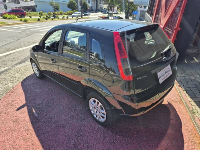 FORD - FIESTA - 2011/2012 - Preta - R$ 28.900,00