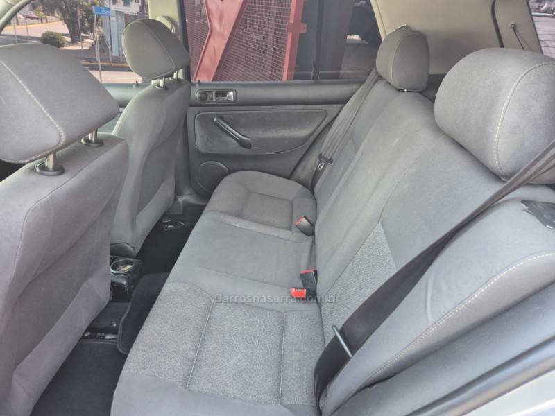 VOLKSWAGEN - GOLF - 2008/2009 - Prata - R$ 39.900,00
