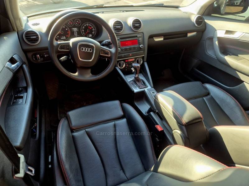 AUDI - A3 - 2010/2010 - Branca - R$ 77.000,00