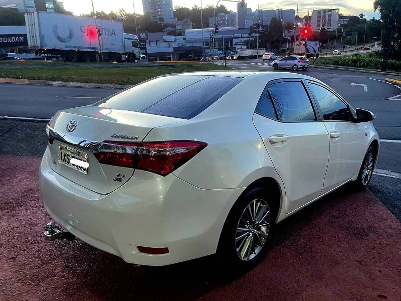 TOYOTA - COROLLA - 2014/2015 - Branca - R$ 85.000,00