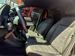 FIAT - STRADA - 2022/2023 - Preta - R$ 84.900,00