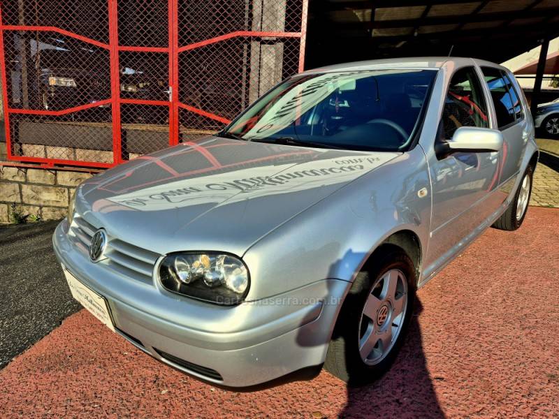 VOLKSWAGEN - GOLF - 2005/2006 - Prata - R$ 35.000,00