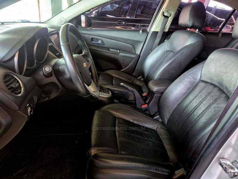 CHEVROLET - CRUZE - 2013/2014 - Prata - R$ 55.000,00