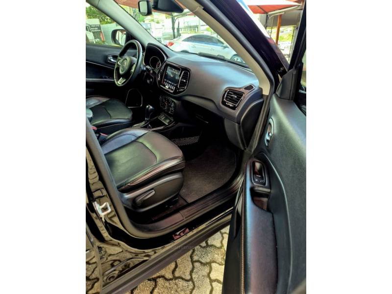 JEEP - COMPASS - 2020/2021 - Preta - R$ 107.000,00