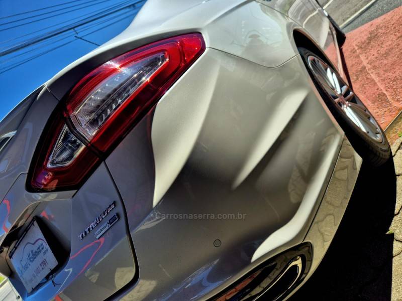 FORD - FUSION - 2015/2016 - Branca - R$ 89.000,00