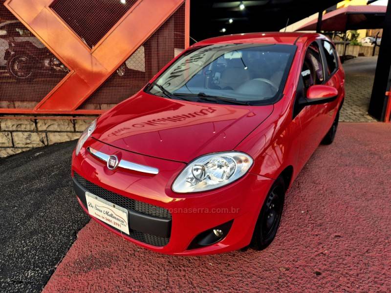 FIAT - PALIO - 2015/2015 - Vermelha - R$ 40.000,00