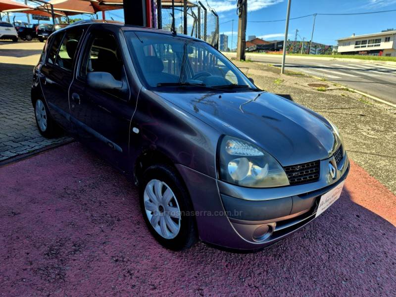 RENAULT - CLIO - 2004/2005 - Cinza - R$ 19.500,00