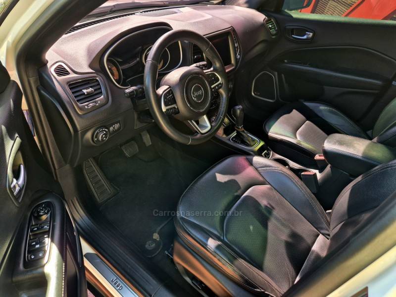 JEEP - COMPASS - 2020/2021 - Branca - R$ 135.000,00