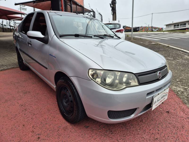 FIAT - SIENA - 2009/2010 - Prata - R$ 28.000,00