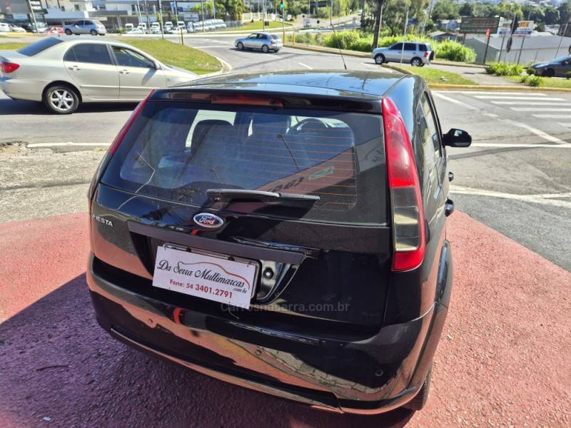 FORD - FIESTA - 2011/2012 - Preta - R$ 28.900,00