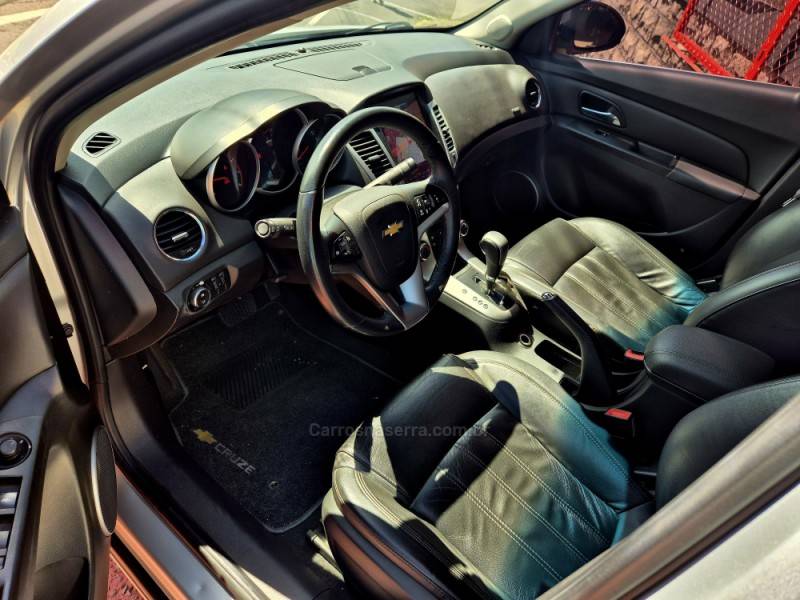 CHEVROLET - CRUZE - 2013/2014 - Prata - R$ 59.900,00