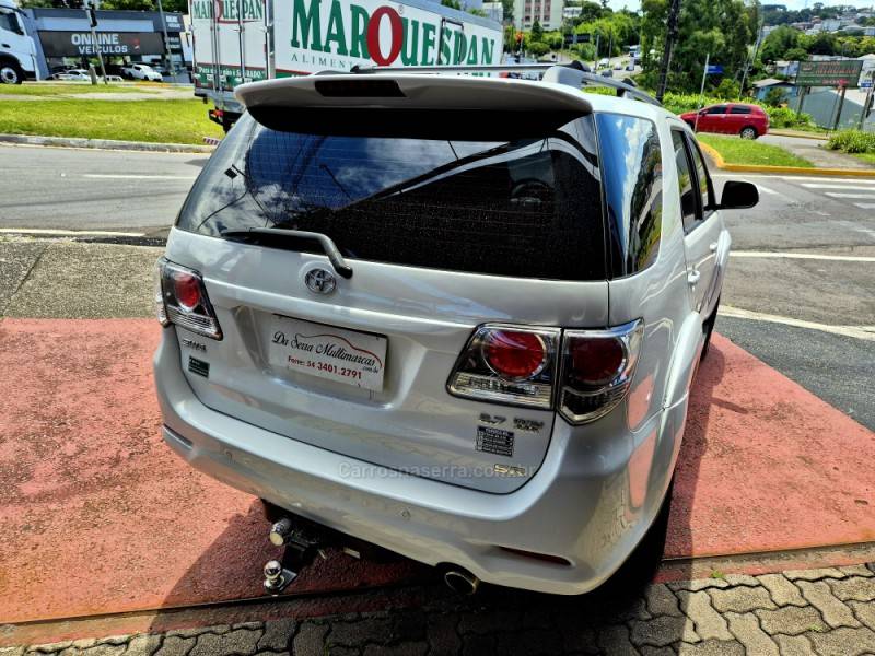 TOYOTA - HILUX - 2013/2013 - Branca - R$ 103.000,00