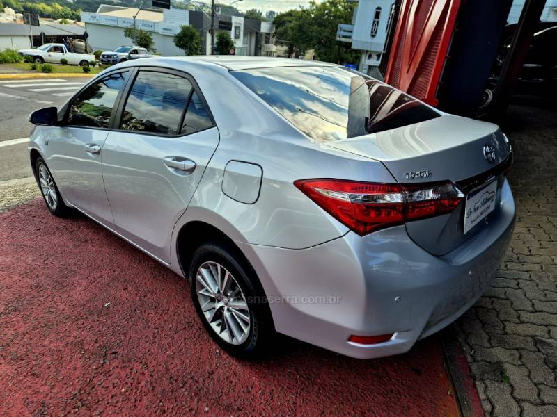 TOYOTA - COROLLA - 2015/2015 - Prata - R$ 84.900,00