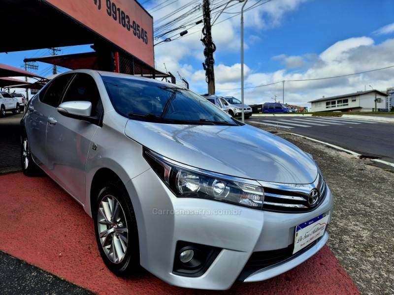 TOYOTA - COROLLA - 2015/2015 - Prata - R$ 84.900,00
