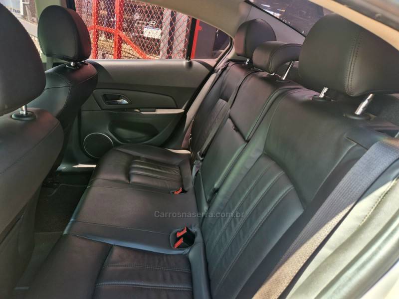 CHEVROLET - CRUZE - 2013/2014 - Prata - R$ 59.900,00