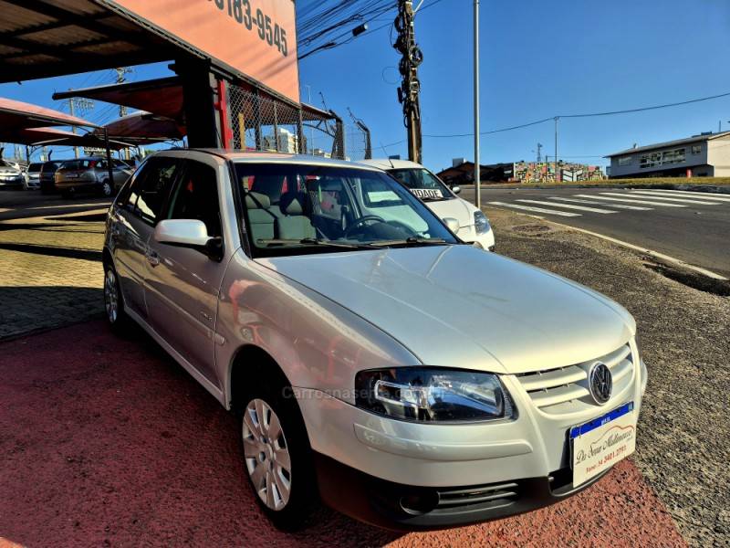 VOLKSWAGEN - GOL - 2008/2009 - Prata - R$ 27.900,00