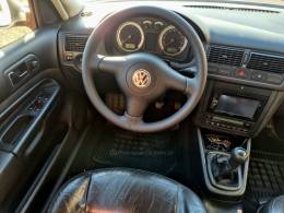 VOLKSWAGEN - GOLF - 2005/2006 - Prata - R$ 35.000,00