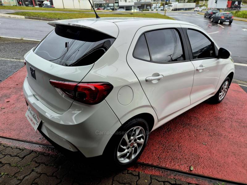 FIAT - ARGO - 2018/2019 - Branca - R$ 54.000,00