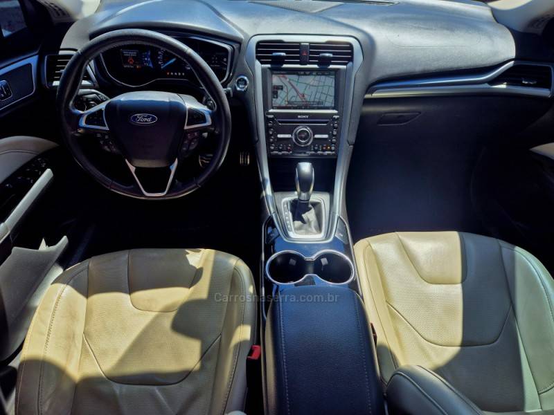 FORD - FUSION - 2015/2016 - Branca - R$ 90.000,00