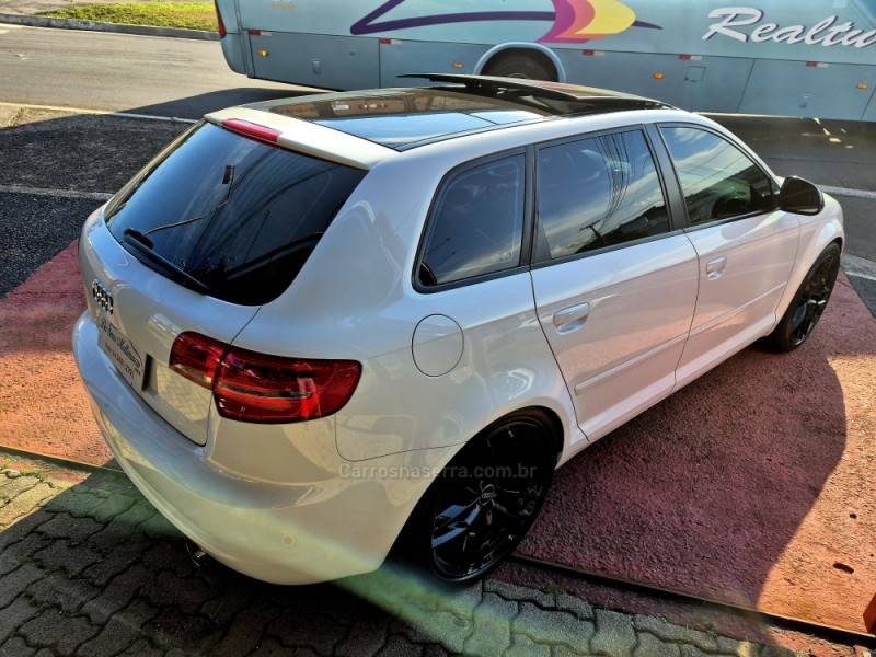 AUDI - A3 - 2010/2010 - Branca - R$ 77.000,00