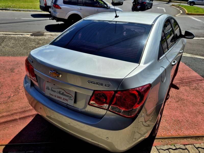 CHEVROLET - CRUZE - 2013/2014 - Prata - R$ 59.900,00