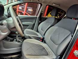 FIAT - PALIO - 2014/2015 - Vermelha - R$ 39.900,00