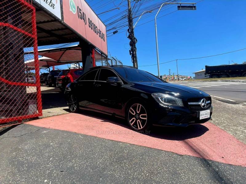 MERCEDES-BENZ - CLA 200 - 2015/2015 - Preta - R$ 114.900,00