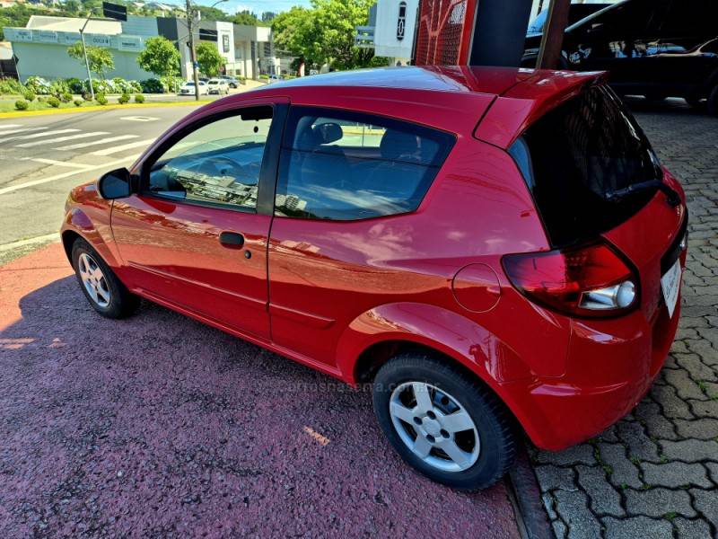 FORD - KA - 2010/2011 - Vermelha - R$ 22.000,00