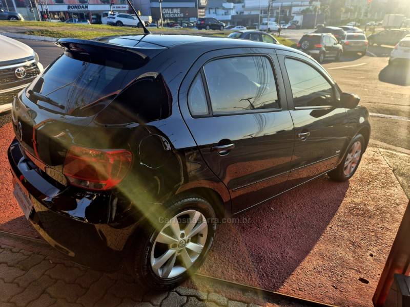 VOLKSWAGEN - GOL - 2012/2013 - Preta - R$ 35.000,00