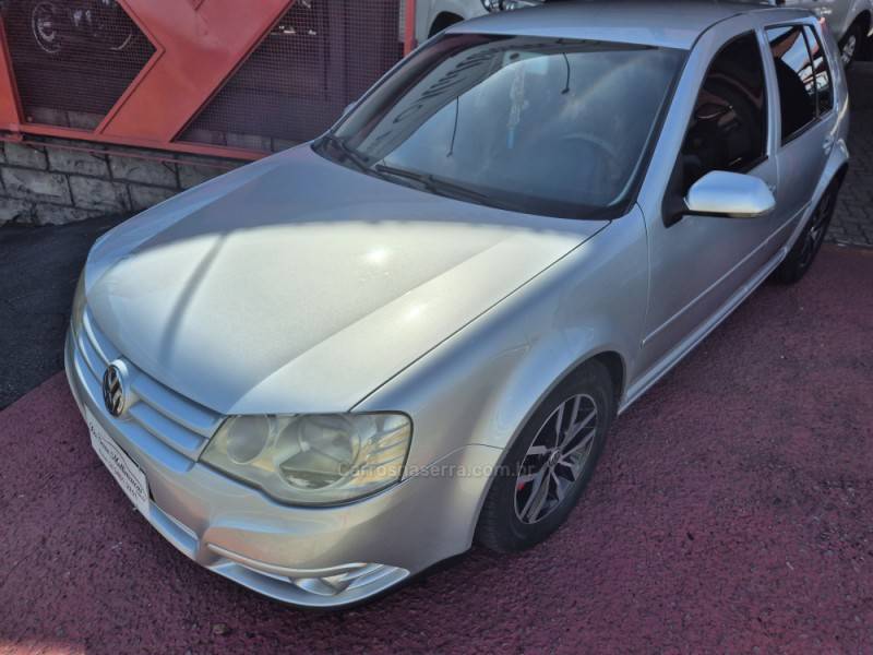 VOLKSWAGEN - GOLF - 2008/2009 - Prata - R$ 39.900,00