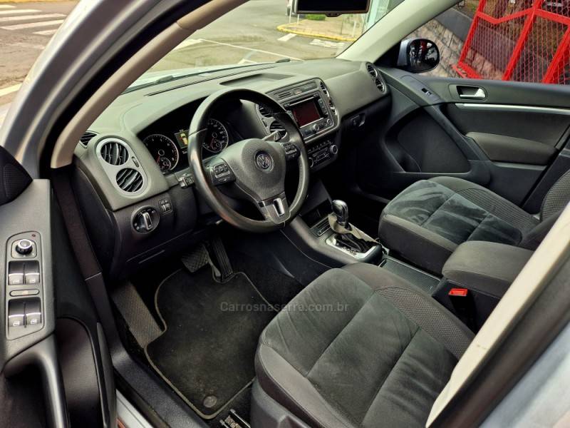 VOLKSWAGEN - TIGUAN - 2011/2012 - Prata - R$ 61.000,00