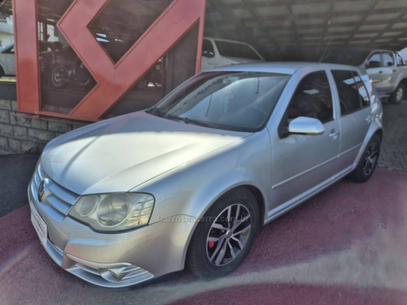 VOLKSWAGEN - GOLF - 2008/2009 - Prata - R$ 39.900,00