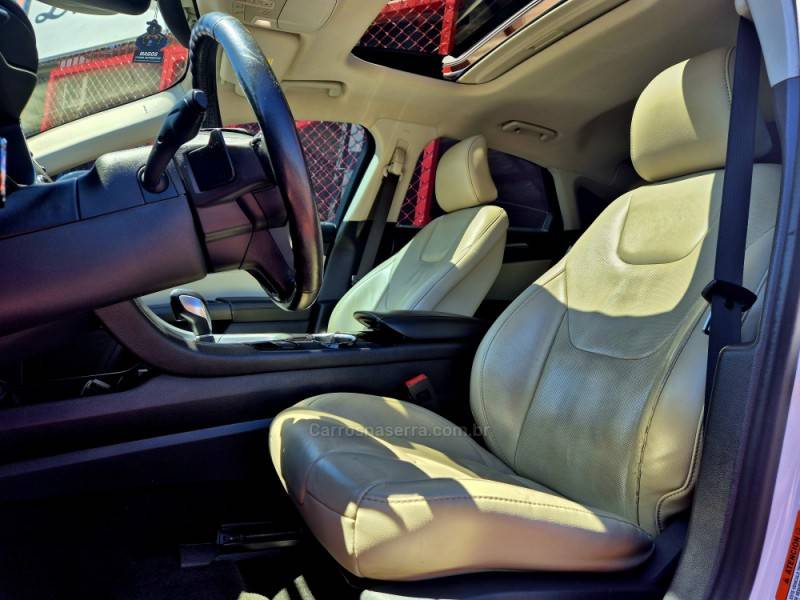 FORD - FUSION - 2015/2016 - Branca - R$ 90.000,00