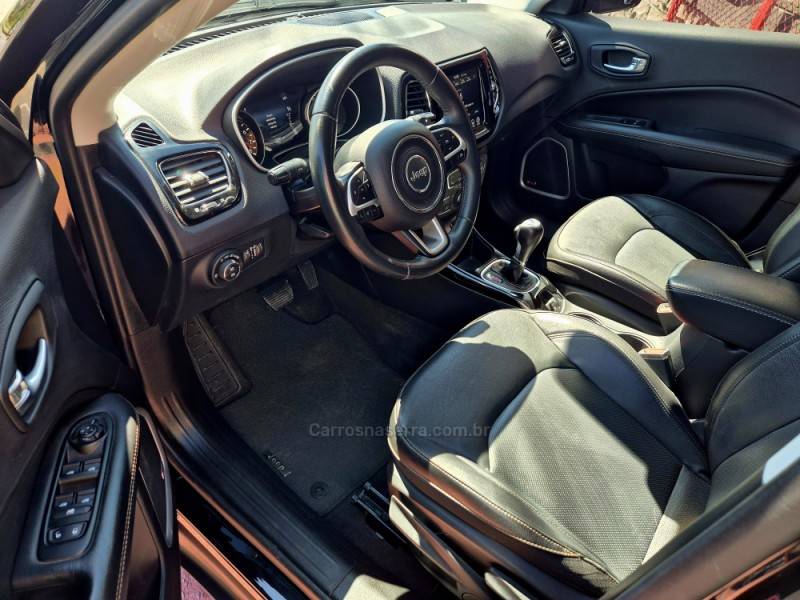 JEEP - COMPASS - 2020/2021 - Preta - R$ 108.000,00