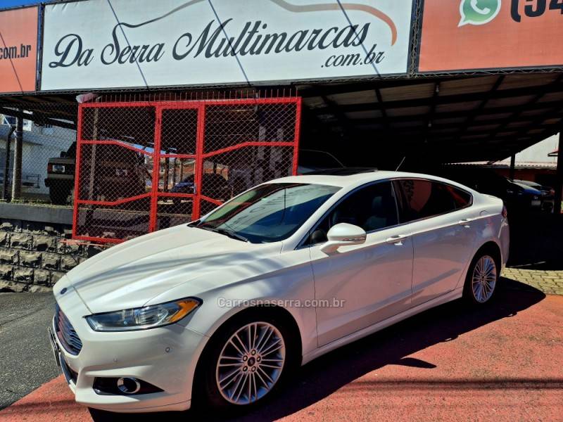 FORD - FUSION - 2015/2016 - Branca - R$ 89.000,00